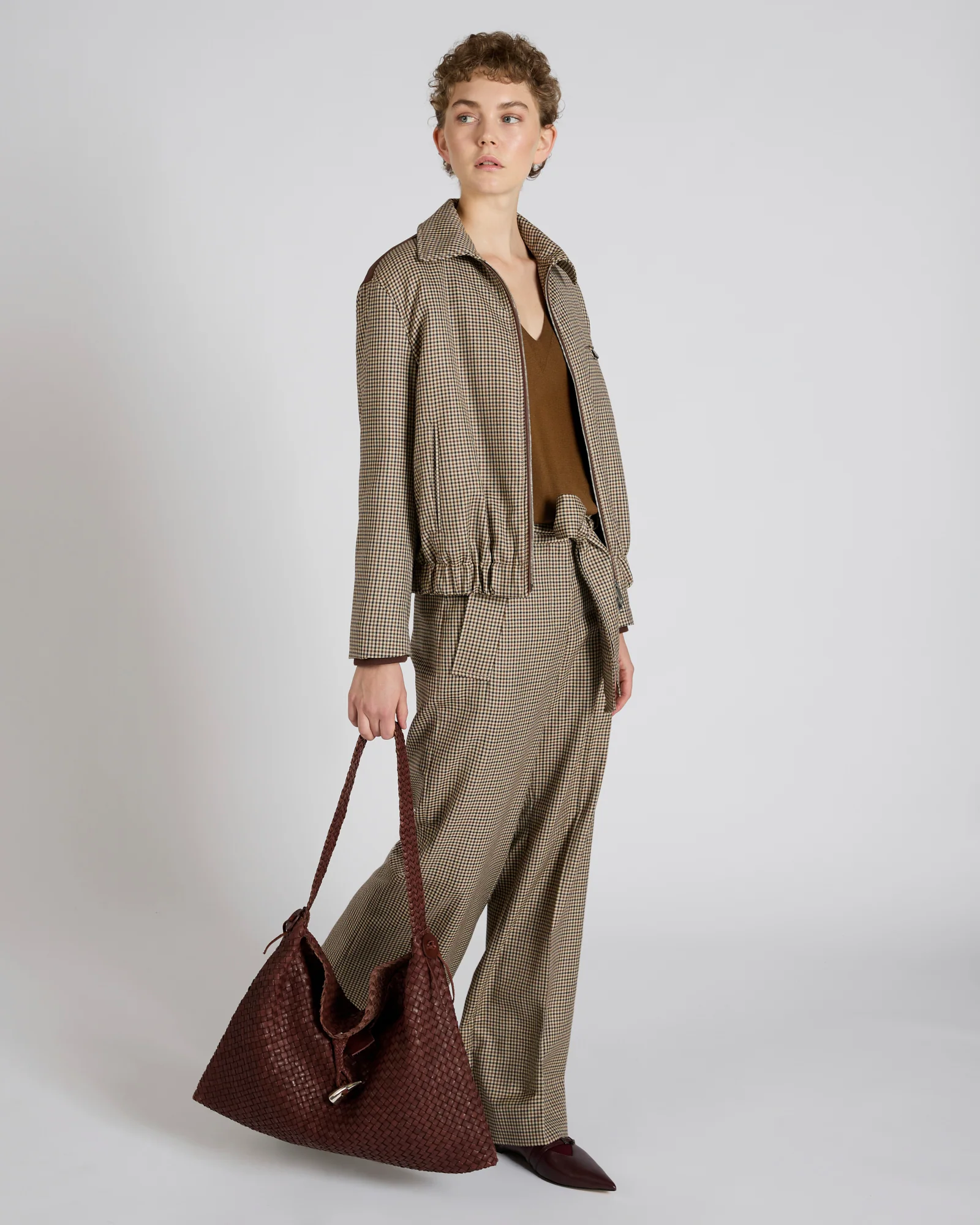 Maxi calfskin shoulder bag - Image 3