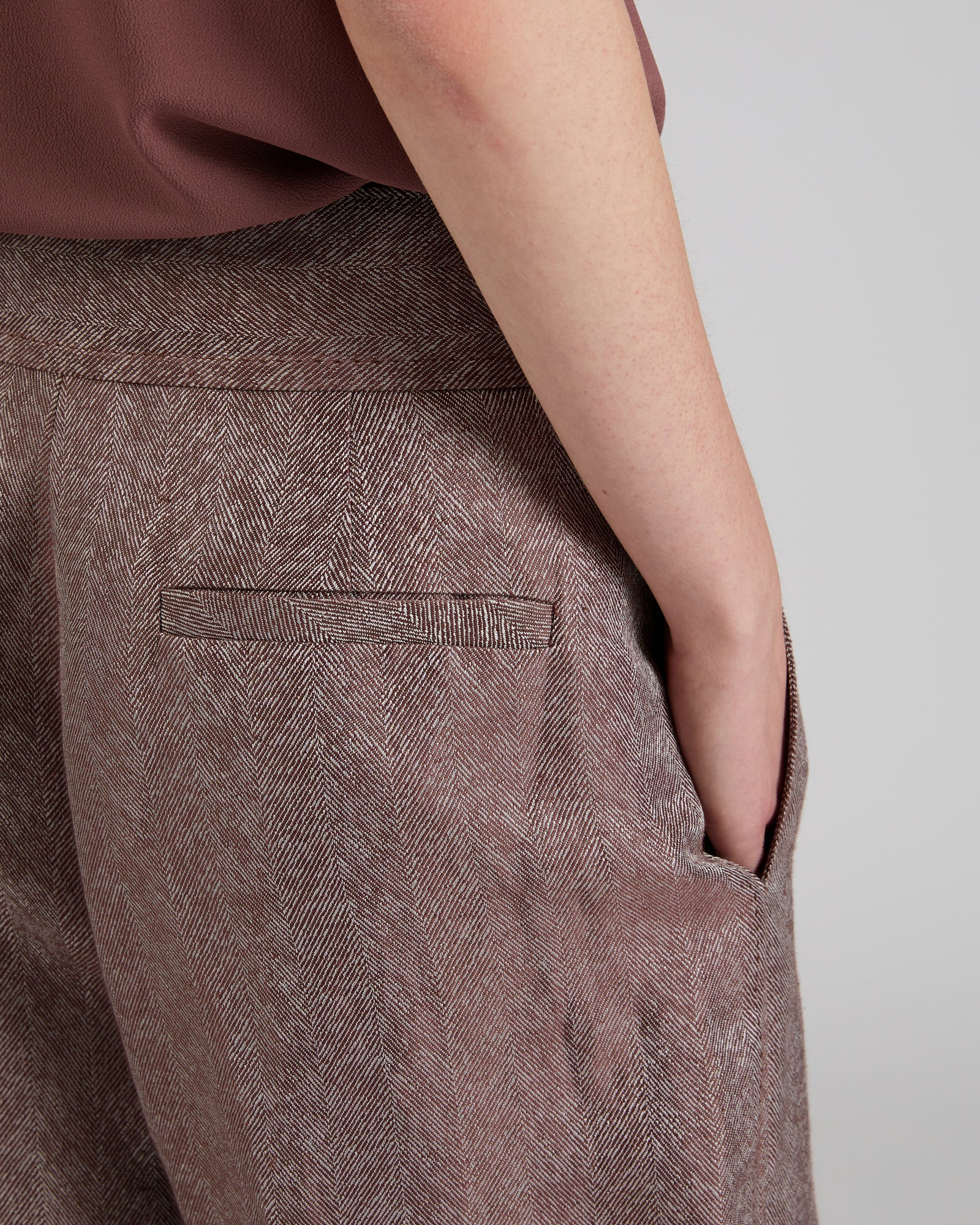 Regular fit linen and viscose herringbone trousers - Image 4