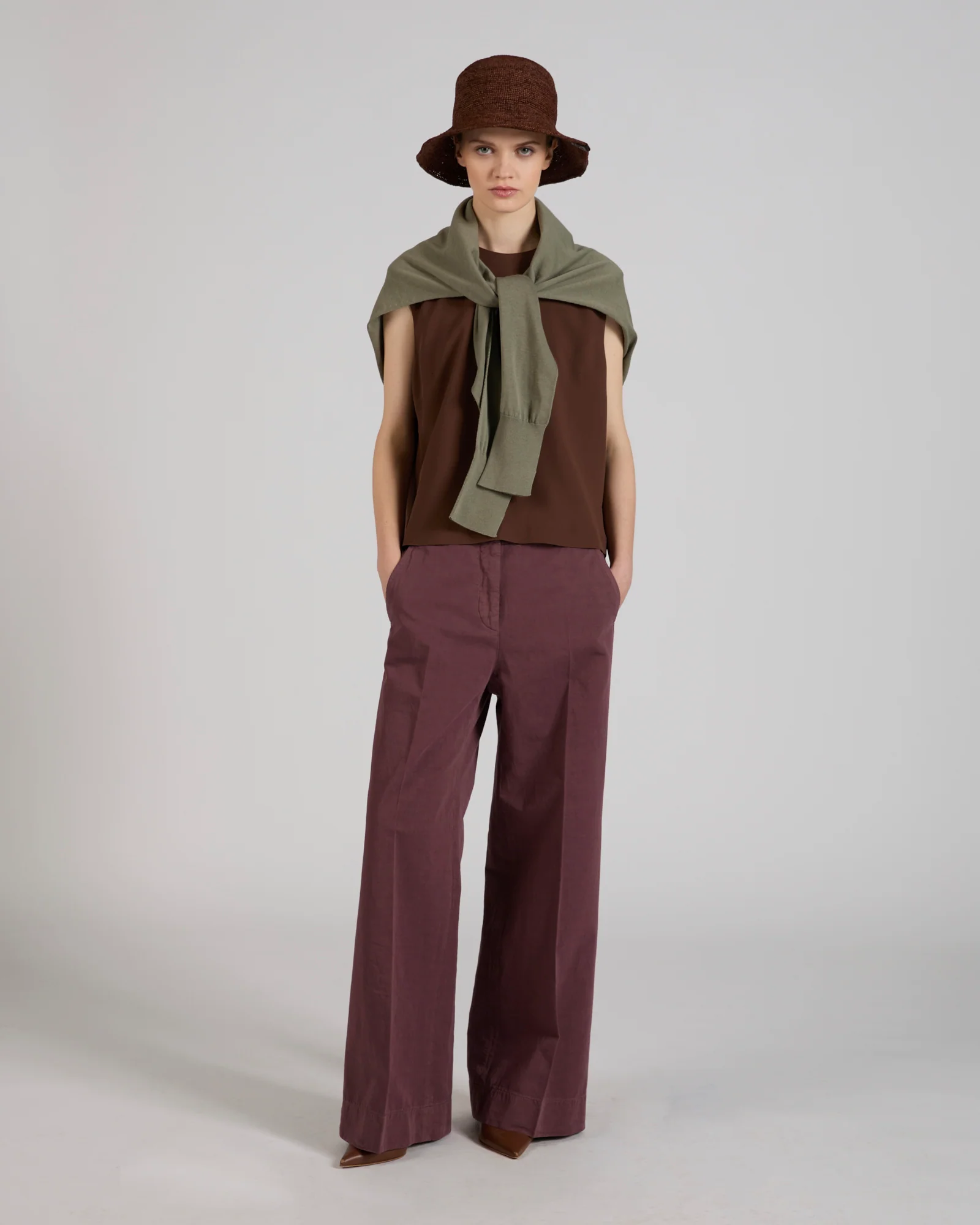 Regular fit trousers in cotton and linen twill - Image 5