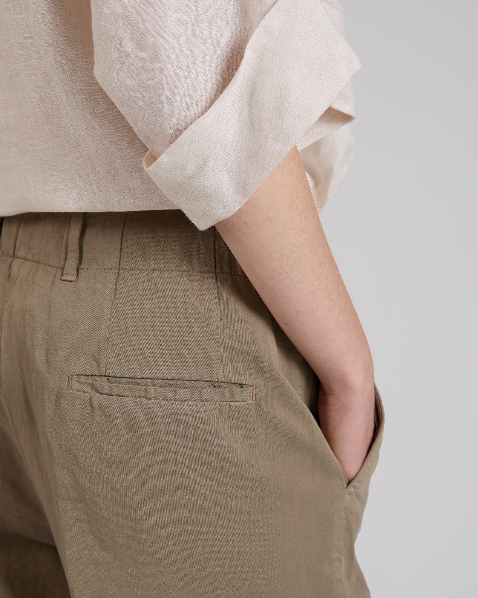 Regular fit trousers in cotton and linen twill - Image 4