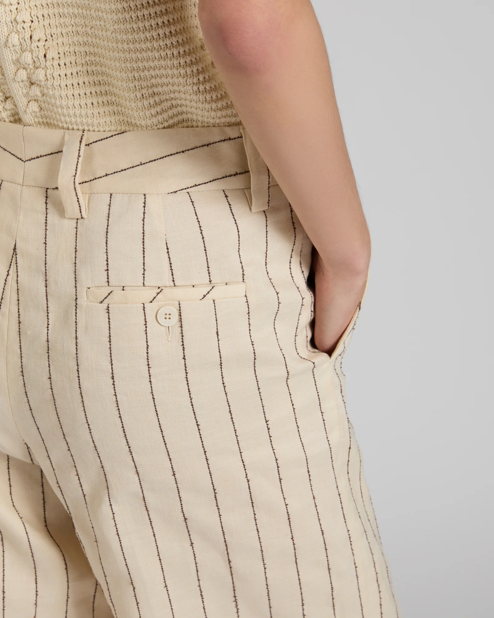 Regular fit trousers in linen blend - Image 4