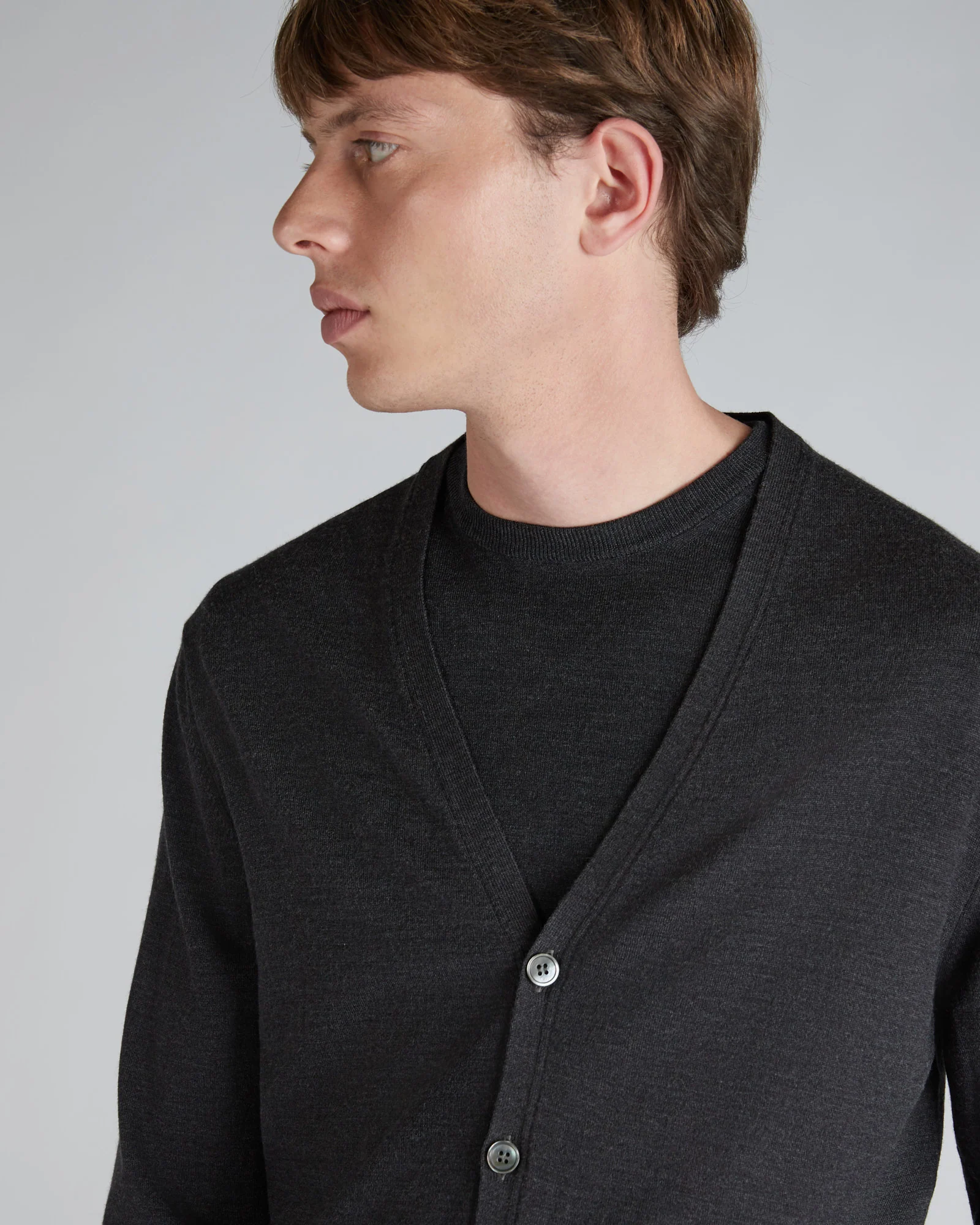 Slim-fit cardigan in certified Flexwool - Image 4