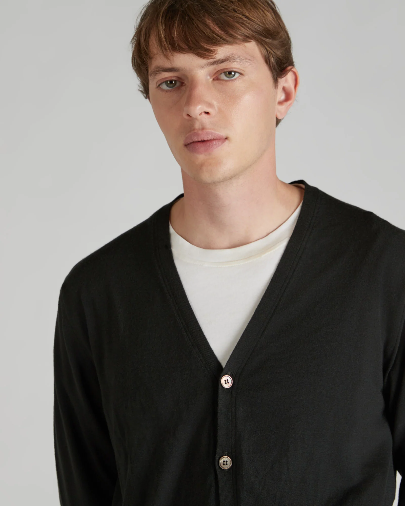 Slim-fit cardigan in certified Flexwool - Image 4