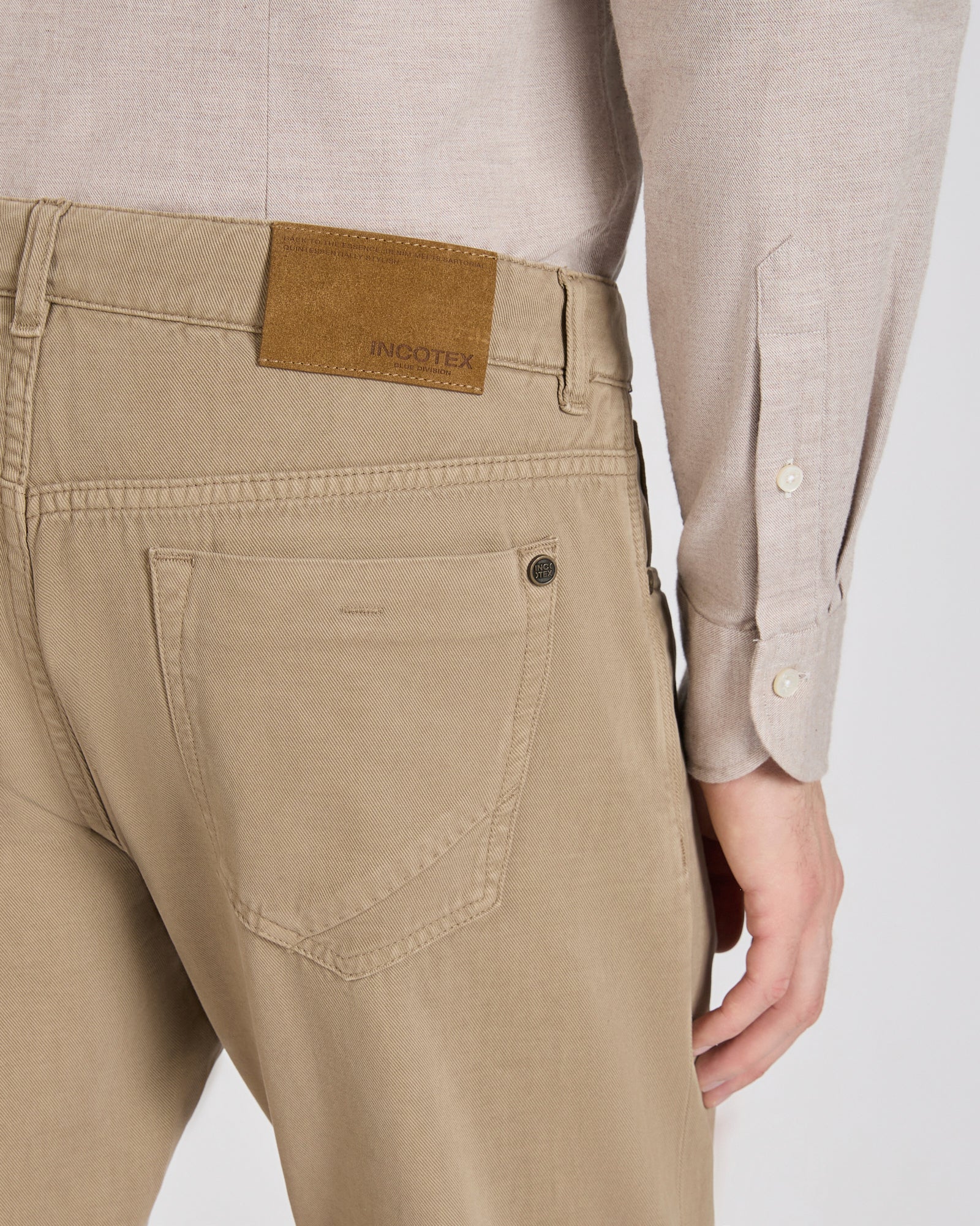 Slim-fit five-pocket trousers in cotton and cashmere - Image 4