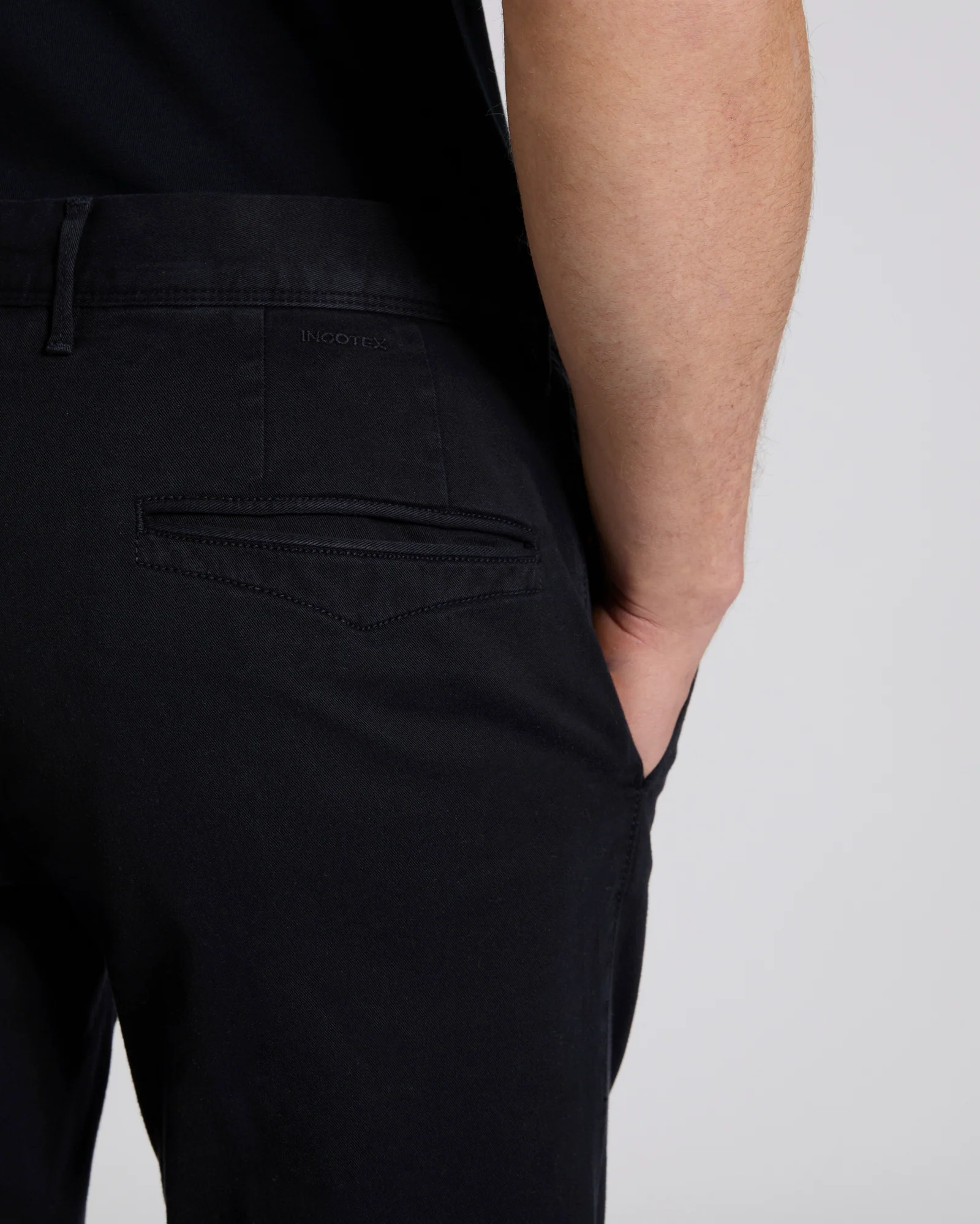 Slim fit organic cotton twill trousers - Image 4