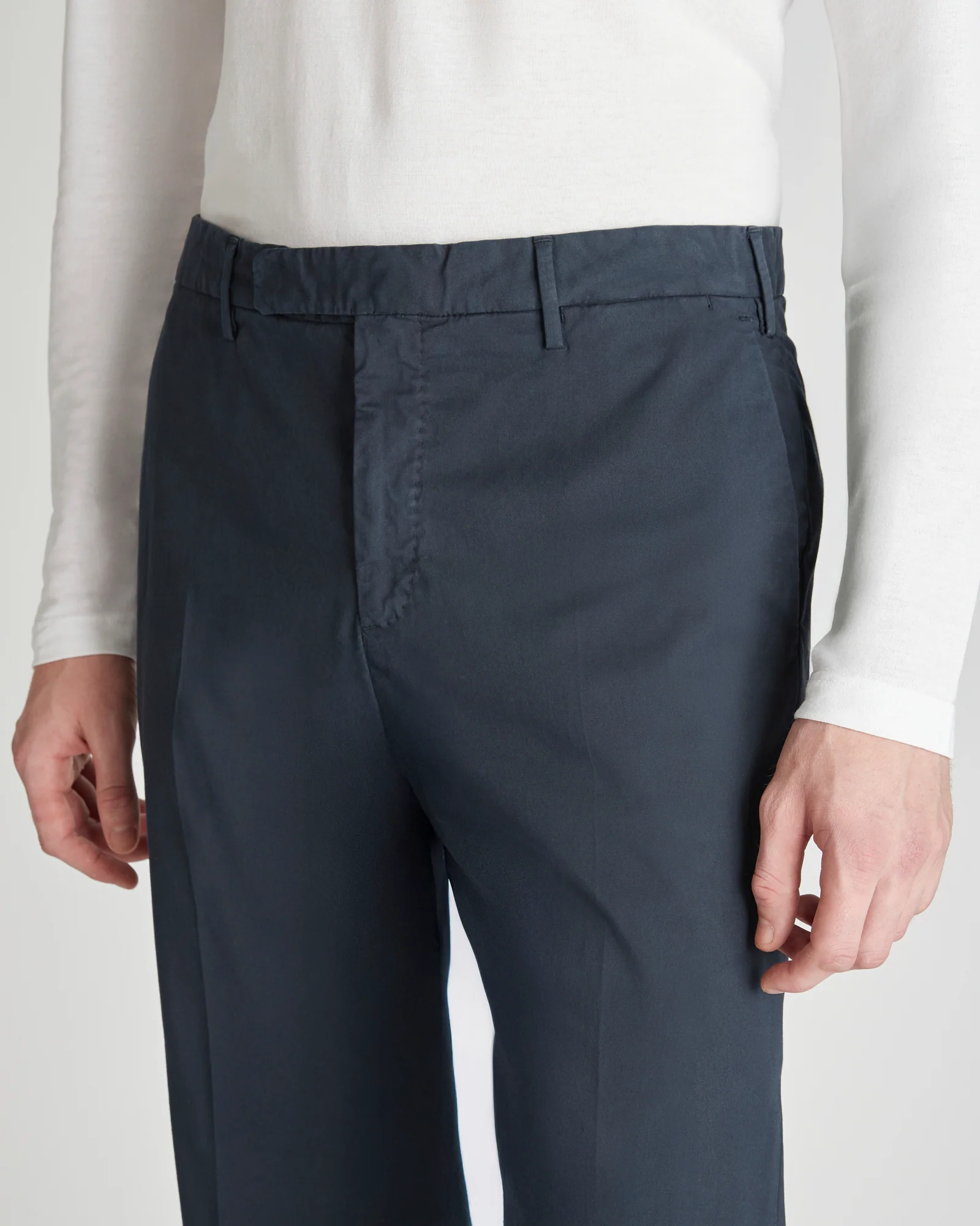 Slim-fit Royal Batavia trousers - Image 4