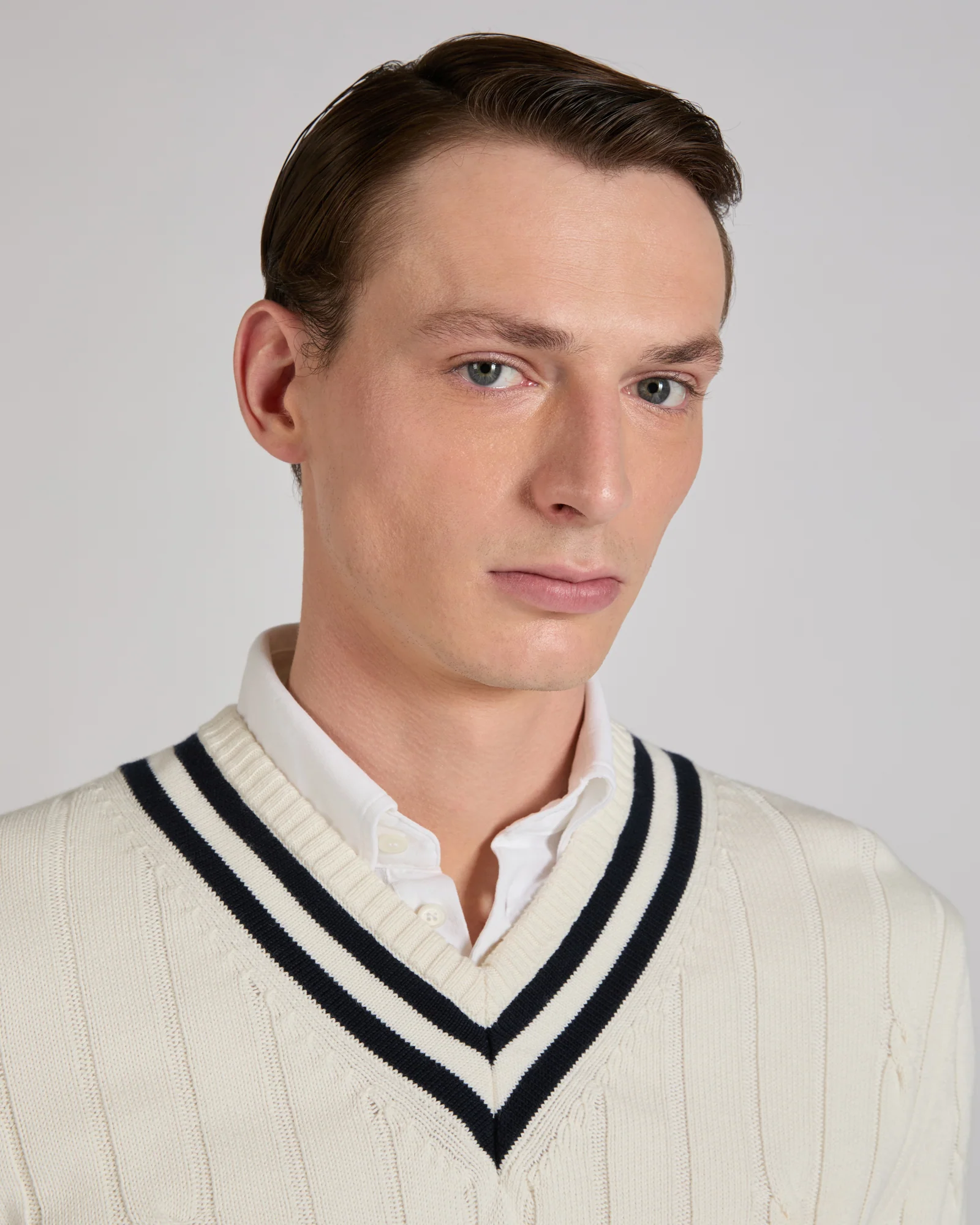 Slim fit V-neck cotton jumper - Image 4