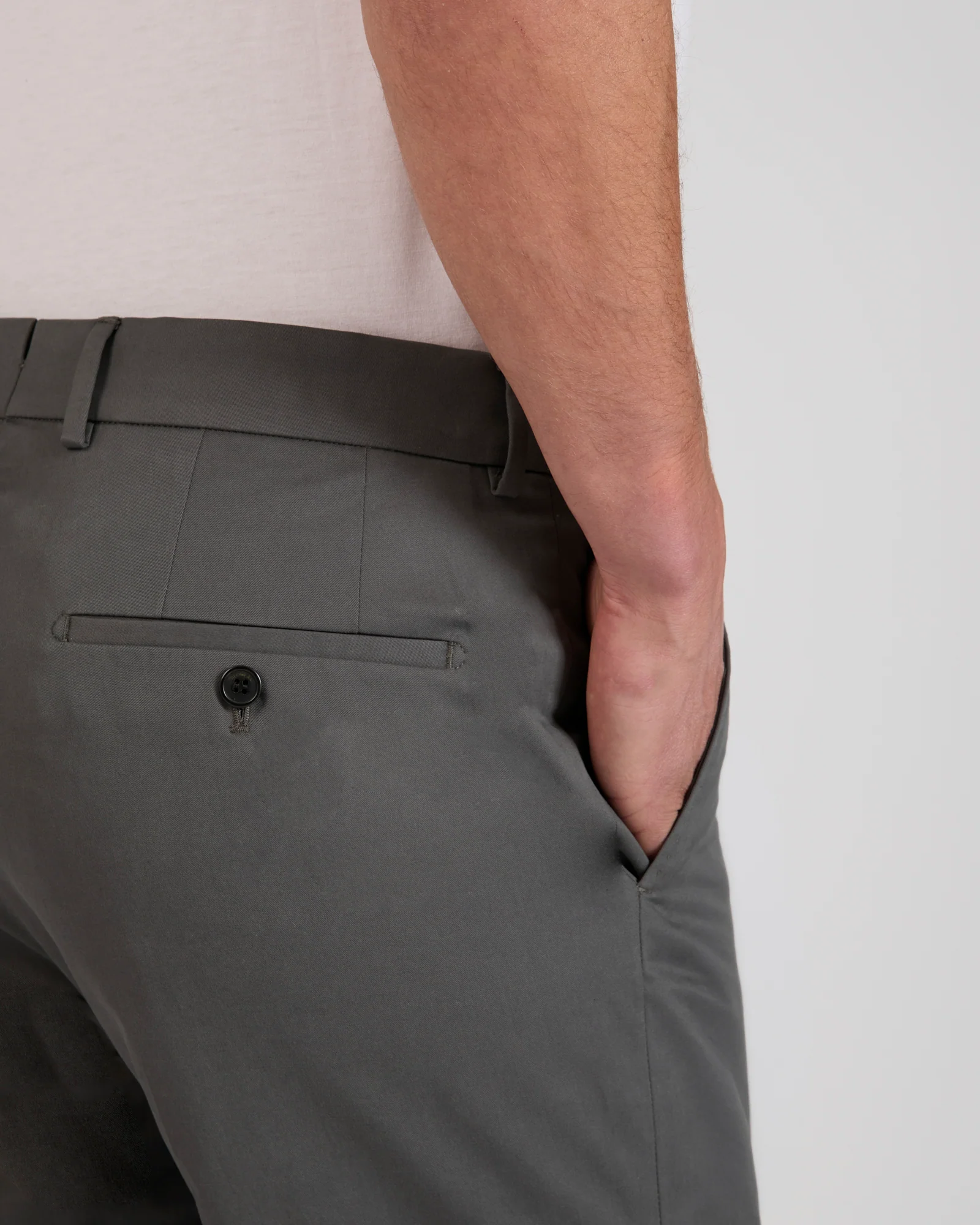Tapered fit Flexpant in technical fabric - Image 4