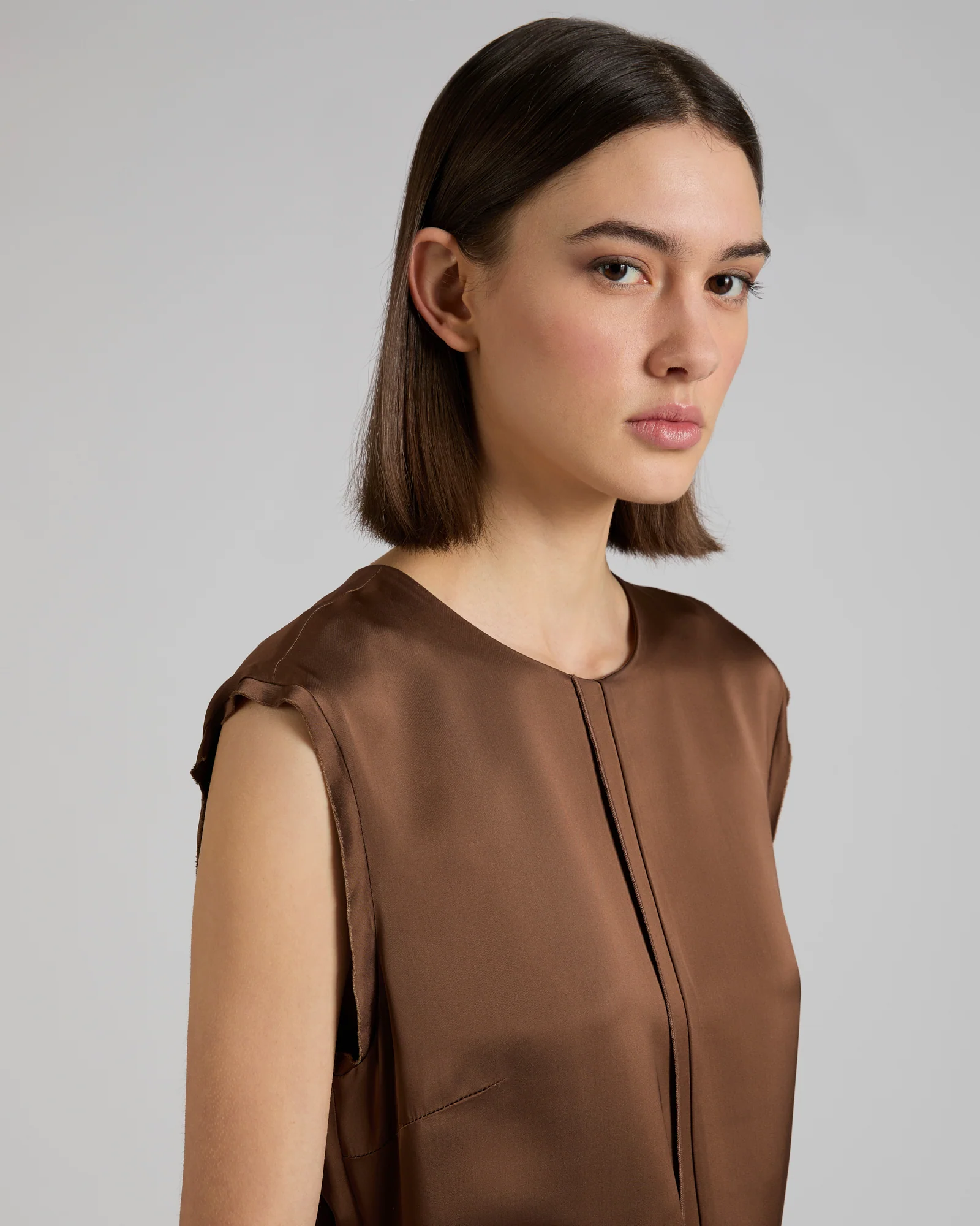 Tunic dress in glossy satin - Image 4