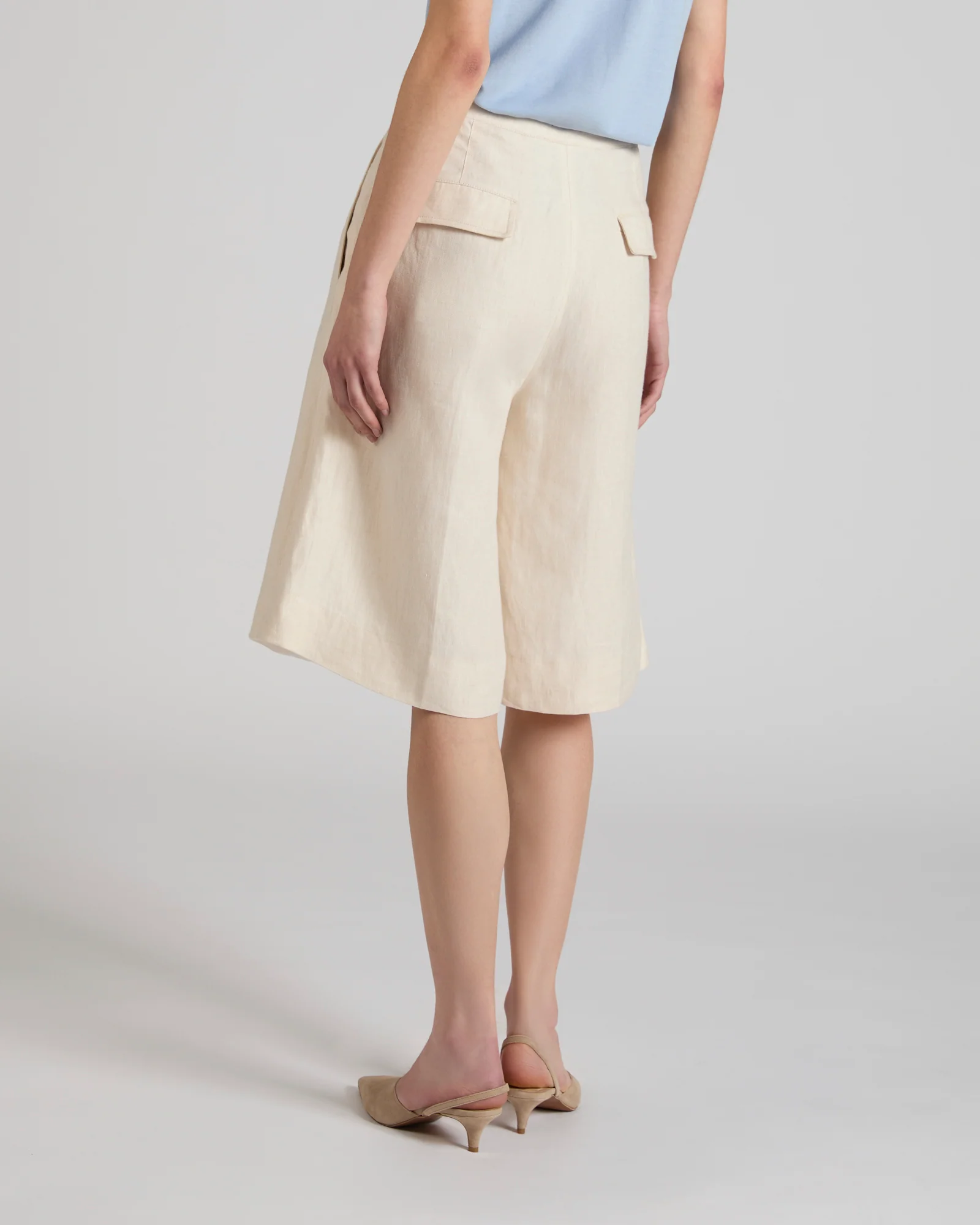 Wide fit Bermuda shorts in linen - Image 3